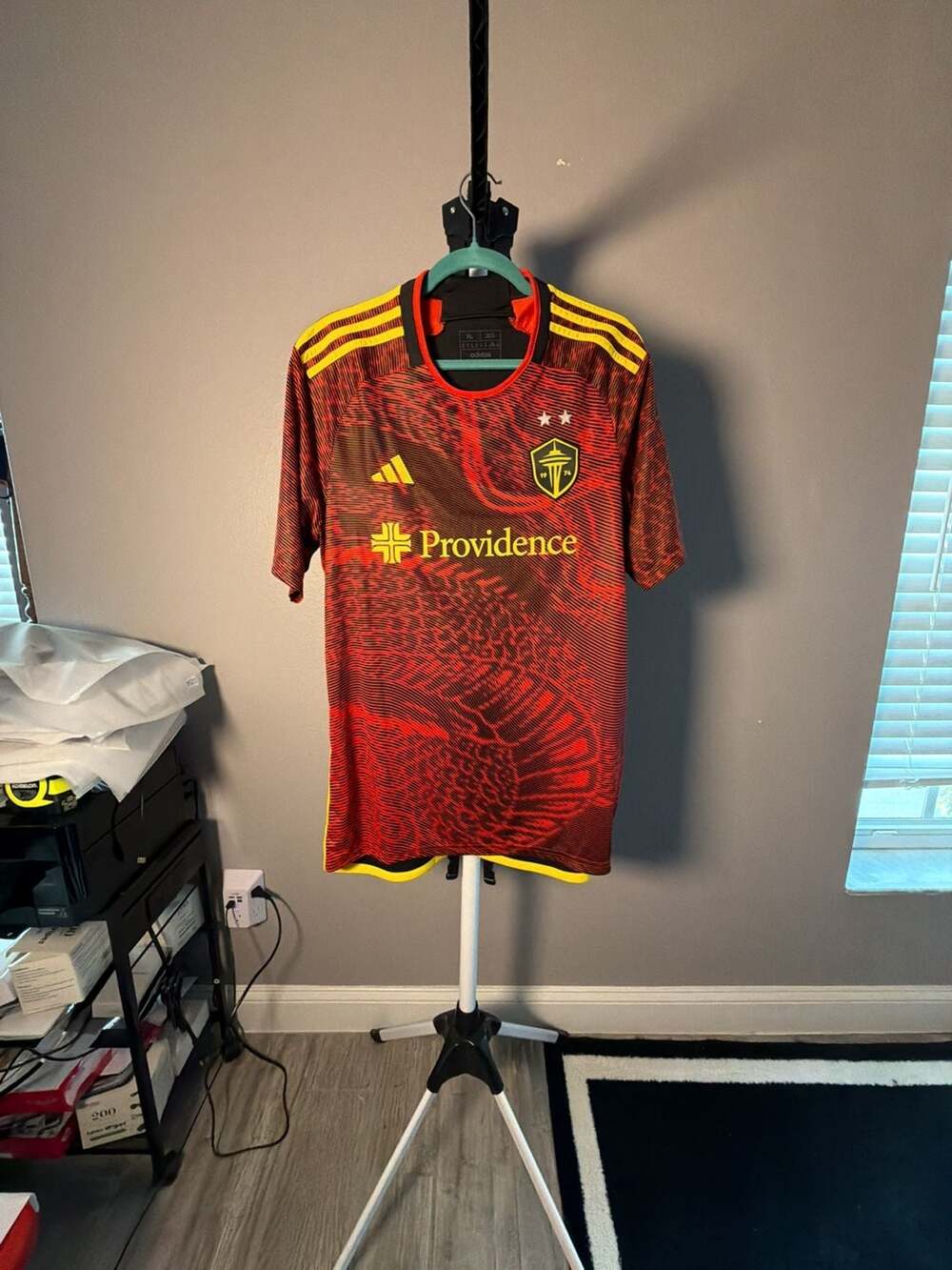 Adidas Seattle Sounders Bruce Lee Jersey Size XL Red Soccer Kit